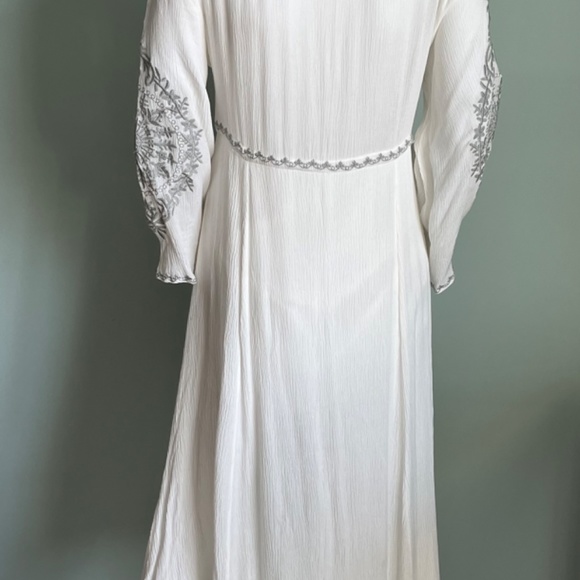 Mo Huan Yi Chu White embroidered asymmetrical hem hippy dress L - Picture 4 of 10